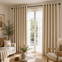 Rideau thermique grande hauteur 310 cm en jacquard épais beige habillant une grande baie vitrée dans un salon

